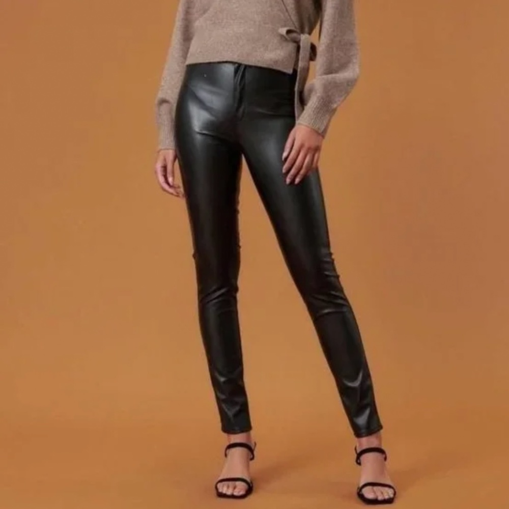 NWT VIBRANT PU Skinny Jeans Size 3 Color Black